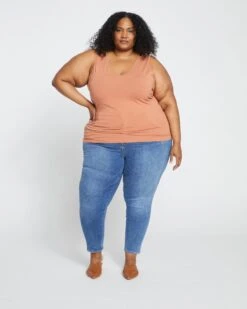 Double V Tank - Clay