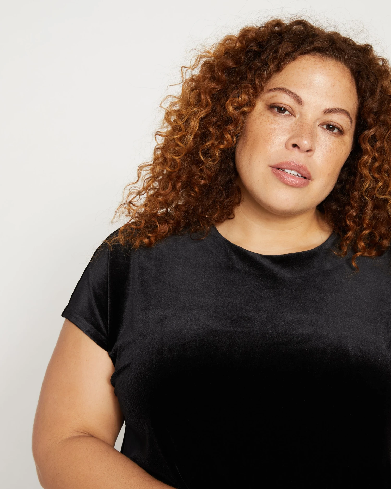 Iconic Geneva Dress - Black Velvet - Image 2